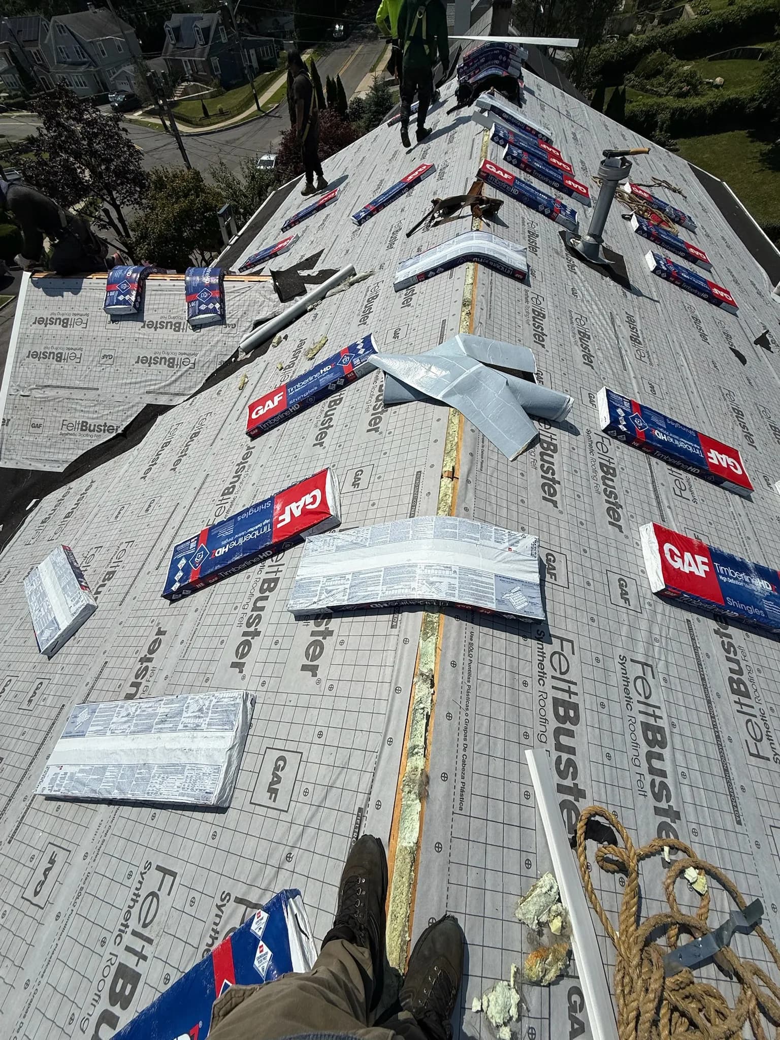EMERGENCY ROOF REPAIR